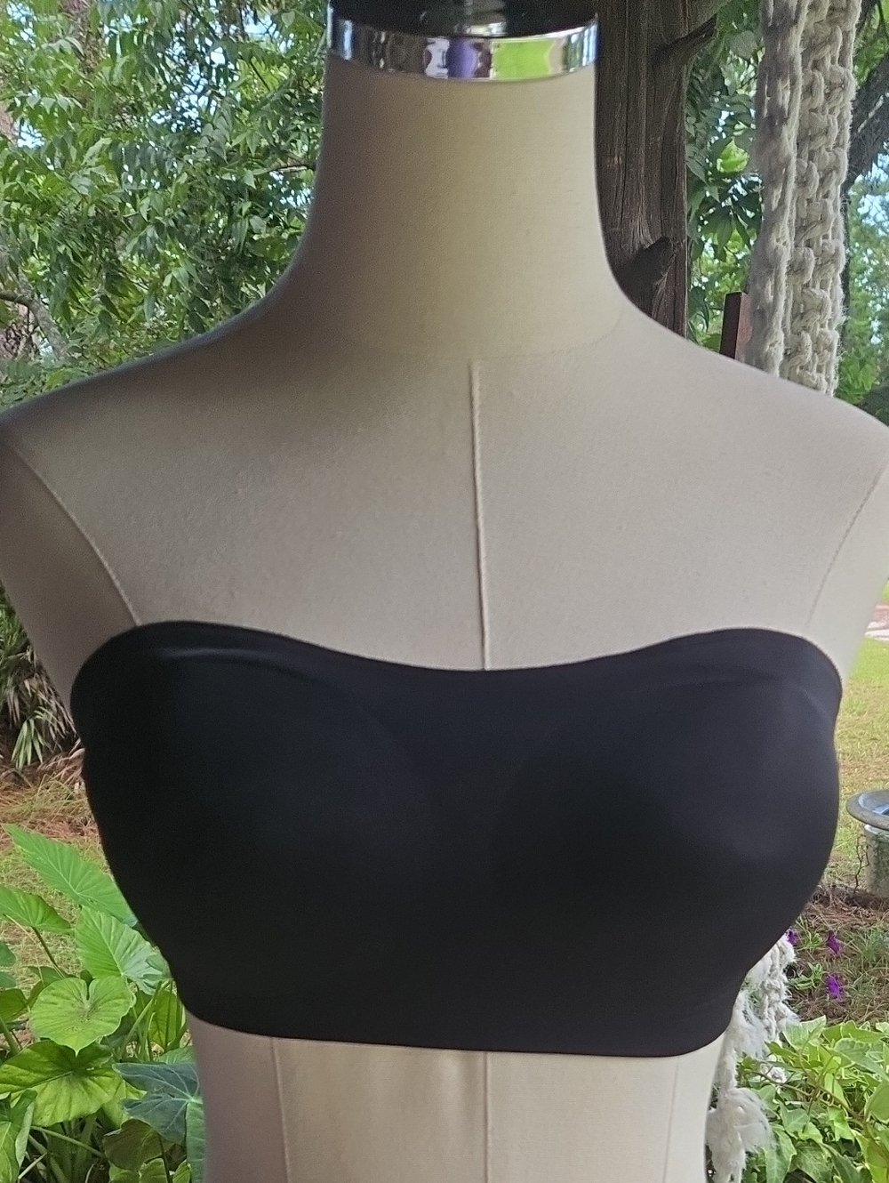Black Strapless Criss Cross Back Bra Size Medium